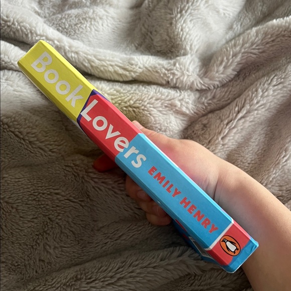 Emily Henry - Book Lovers UK Print - Picture 2 of 4